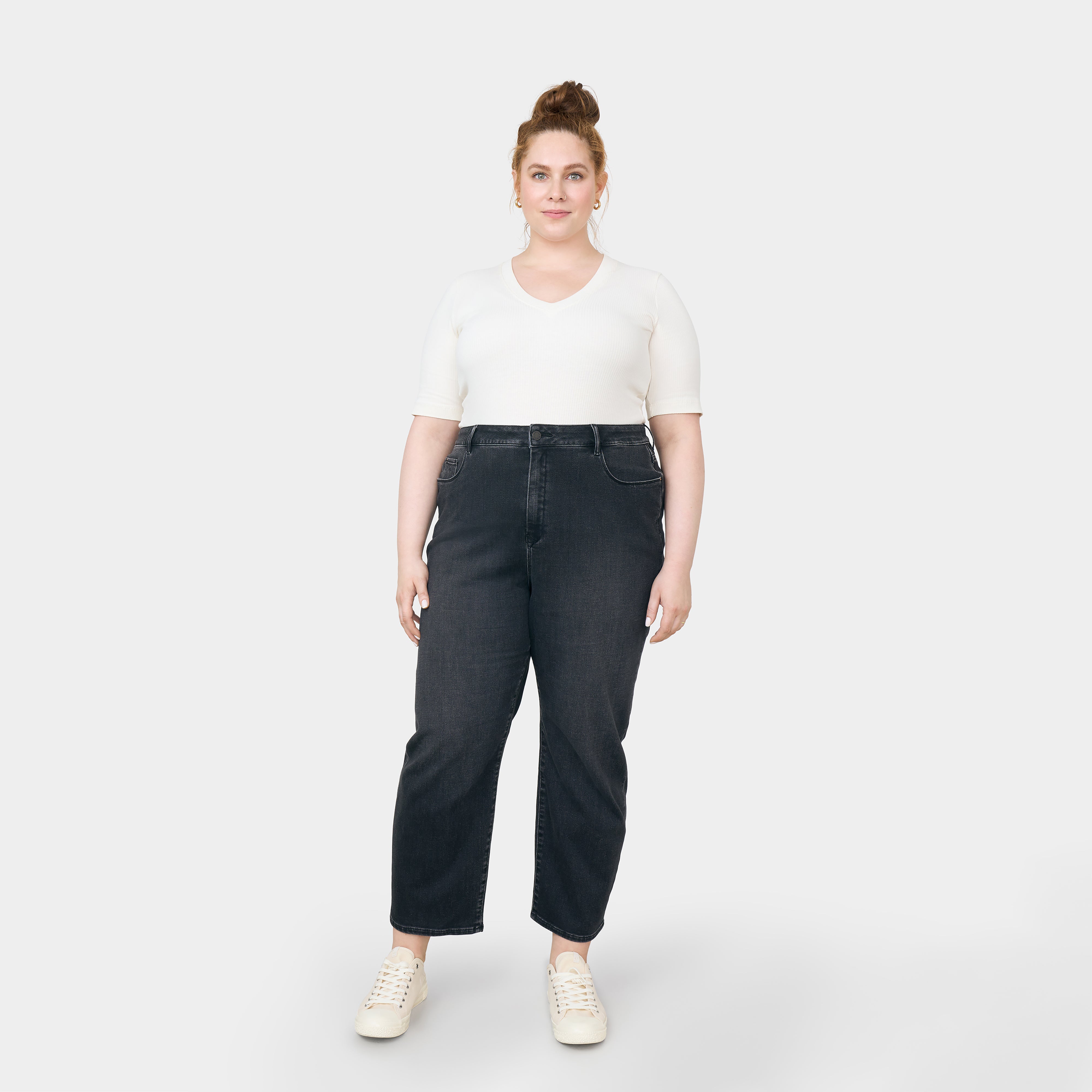 STARDUST O-Shape Soft Denim Curvy Jeans Black/Black, hohe Taille, lockere Hüfte, mittlerer Beinverlauf, Saum schmal.